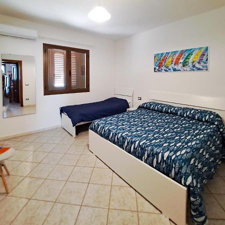 Appartamento Trilocale Vicino Al Centro Di San Teodoro San Teodoro  Buitenkant foto