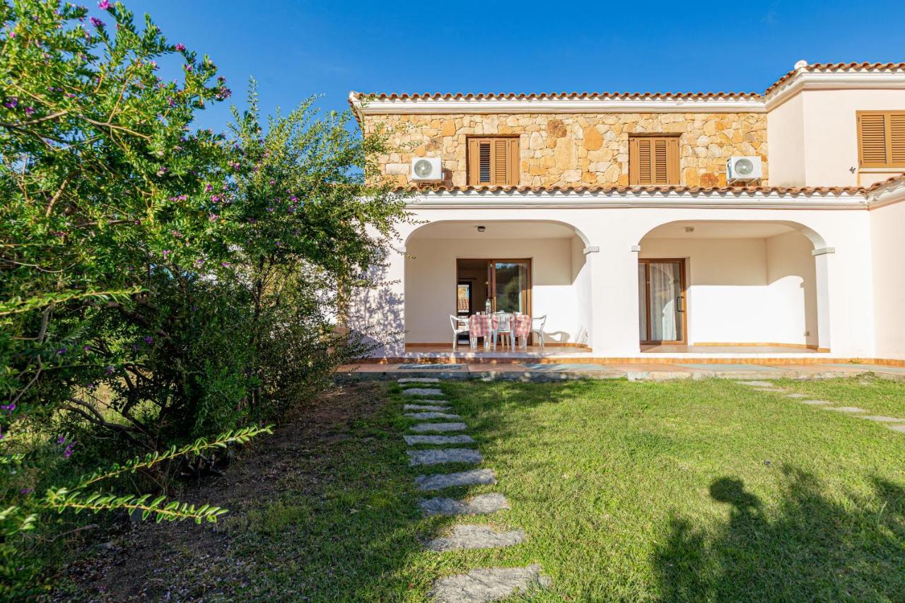 Appartamento Trilocale Vicino Al Centro Di San Teodoro San Teodoro  Buitenkant foto