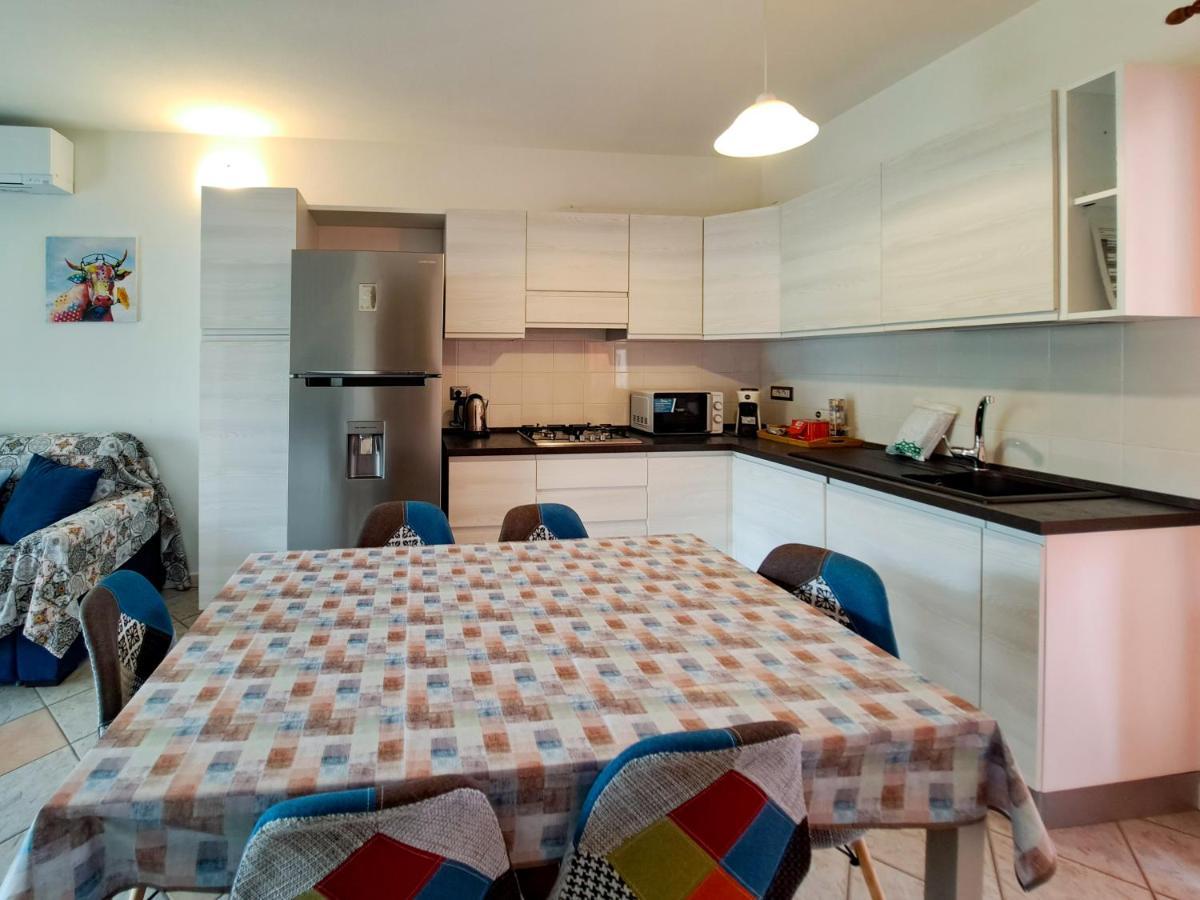 Appartamento Trilocale Vicino Al Centro Di San Teodoro San Teodoro  Buitenkant foto