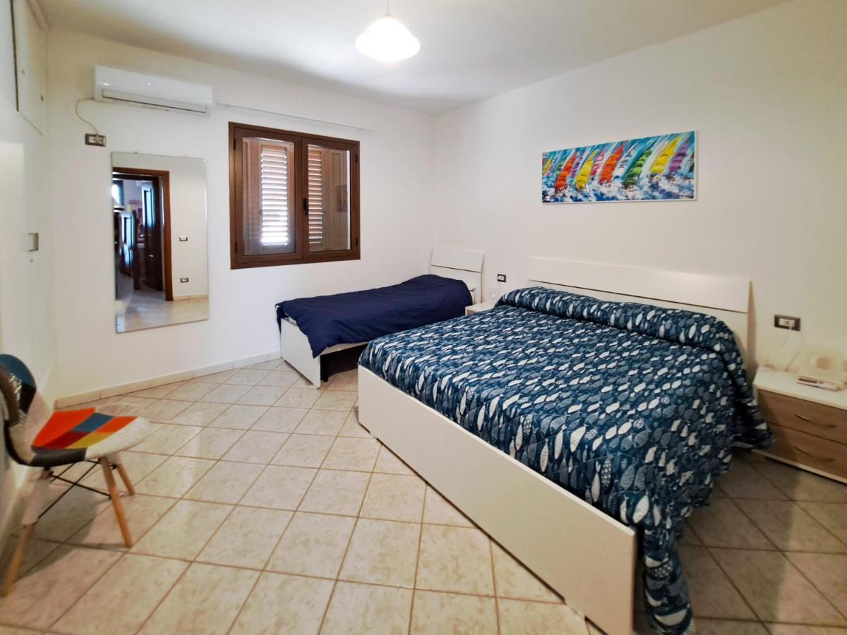 Appartamento Trilocale Vicino Al Centro Di San Teodoro San Teodoro  Buitenkant foto