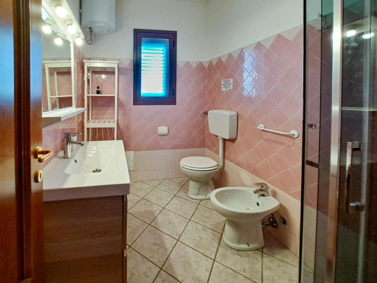 Appartamento Trilocale Vicino Al Centro Di San Teodoro San Teodoro  Buitenkant foto